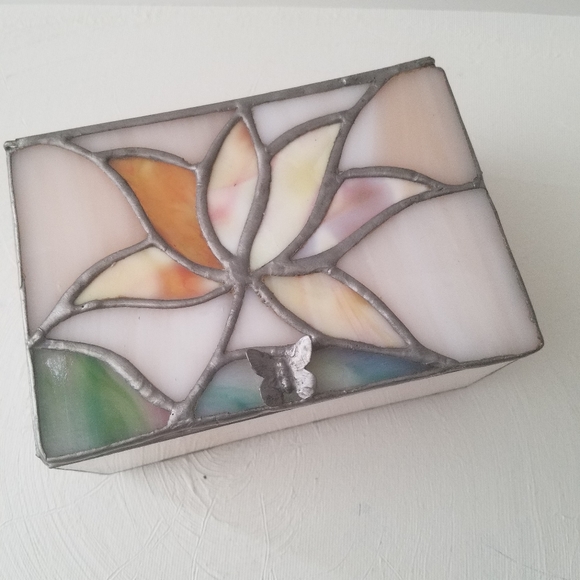 Vintage Stained Leaded Glass Floral Trinket Jewely Box with Butterfly Accent - Picture 1 of 7